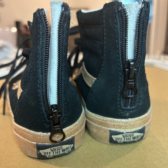 Black and gold vans - Picture 4 of 5